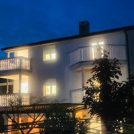 Ferienhaus Basic Malinska Exterior foto