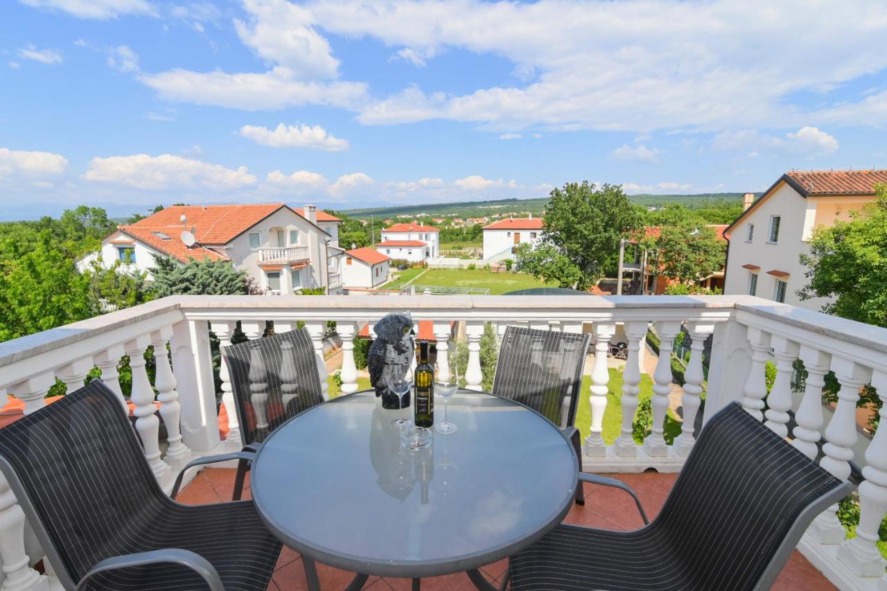 Ferienhaus Basic Malinska Exterior foto