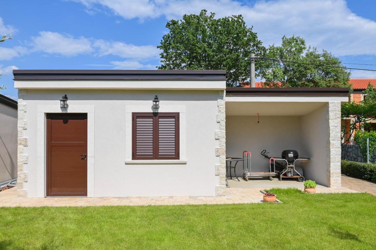 Ferienhaus Basic Malinska Exterior foto