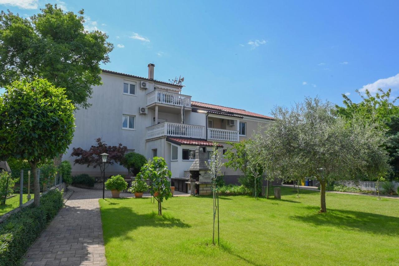 Ferienhaus Basic Malinska Exterior foto